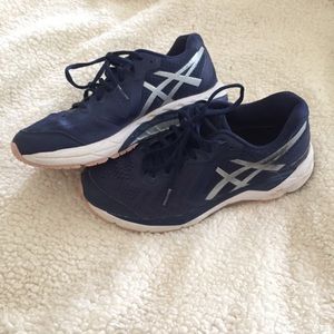 ASICS Sneakers